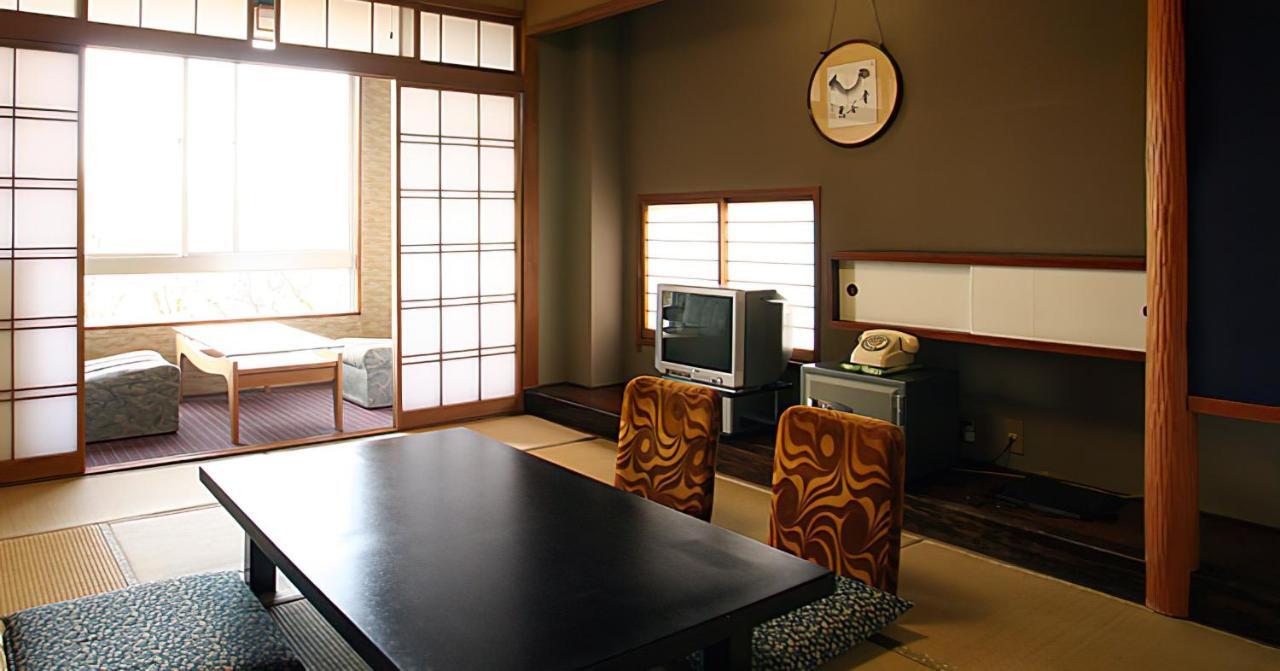 Hotel Ikaho Ginsui Shibukawa Exterior photo